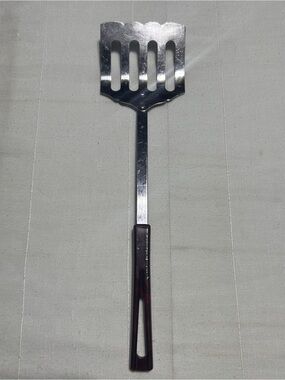 Stanhome Stainless Steel Slotted  Curved Spatula Scalloped Edges VTG